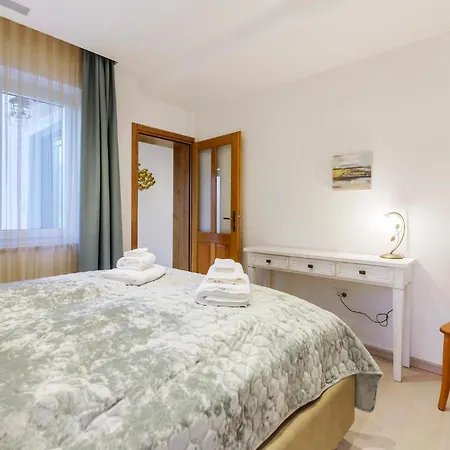 In Apartman *